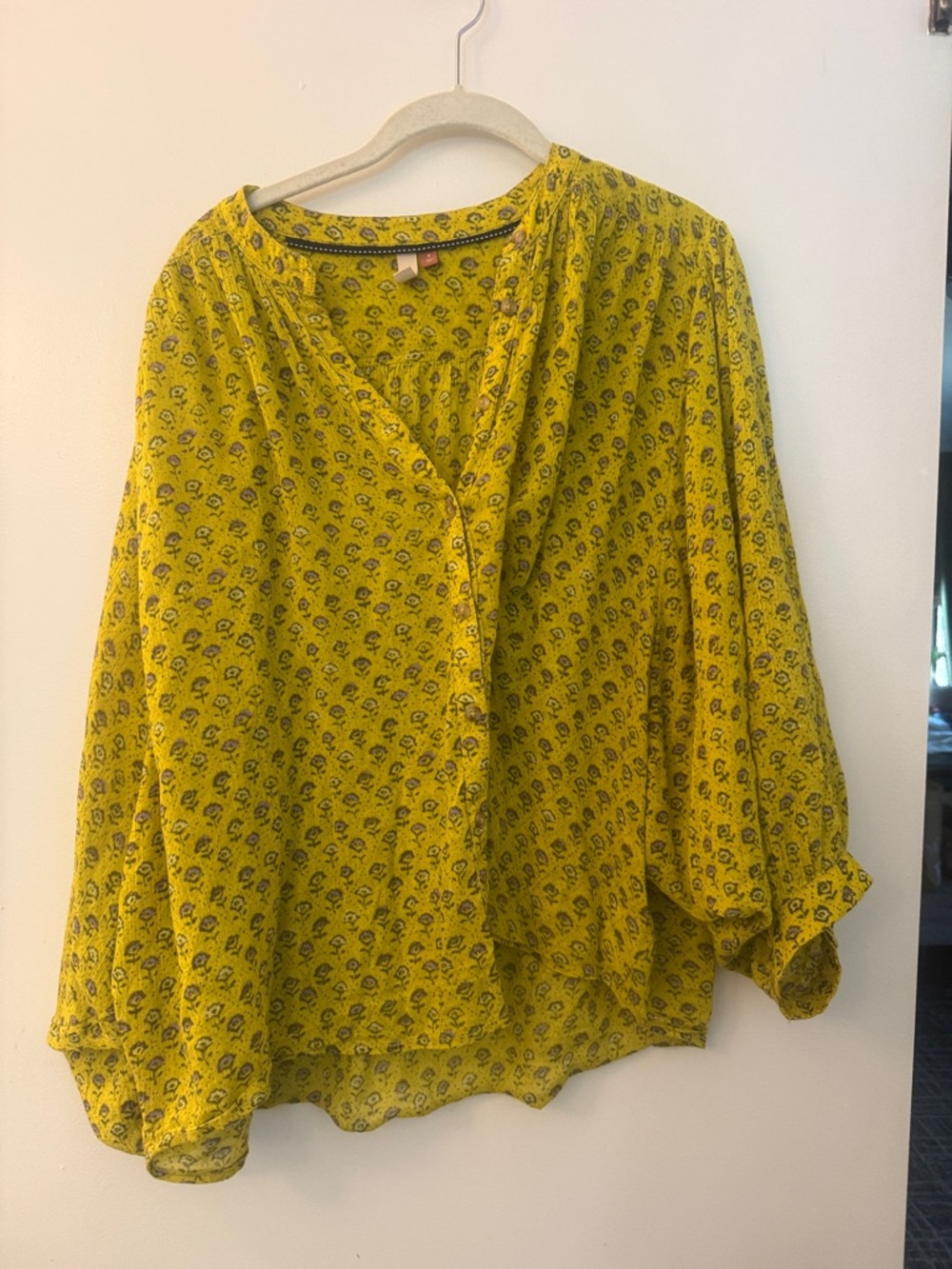 Anthropologie batwing blouse Lightweight Yellow Printed Women's Blouse